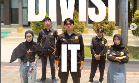 Divisi Teknologi & Informasi